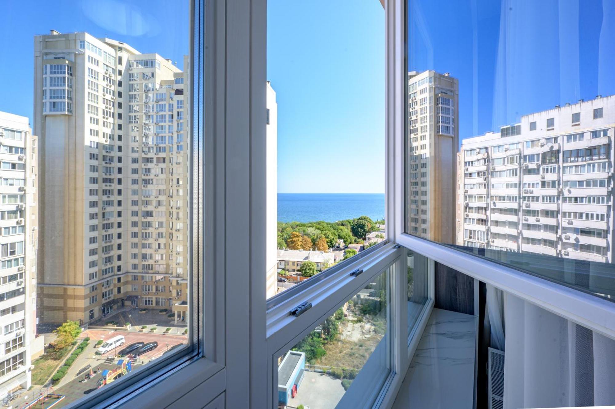 Светлая Квартира Новый Берег Odesa Exterior foto